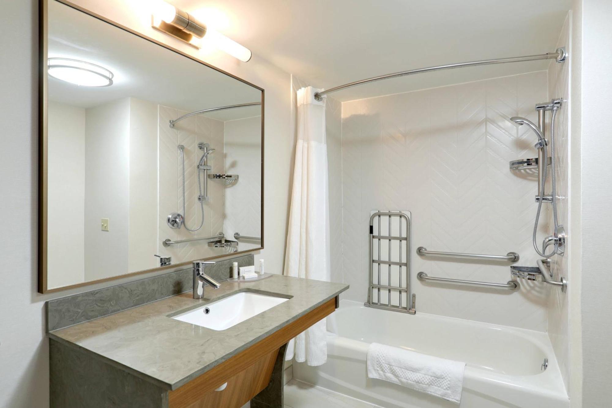 Fairfield Inn & Suites Woodbridge Avenel Esterno foto