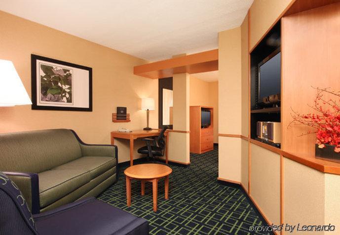 Fairfield Inn & Suites Woodbridge Avenel Esterno foto